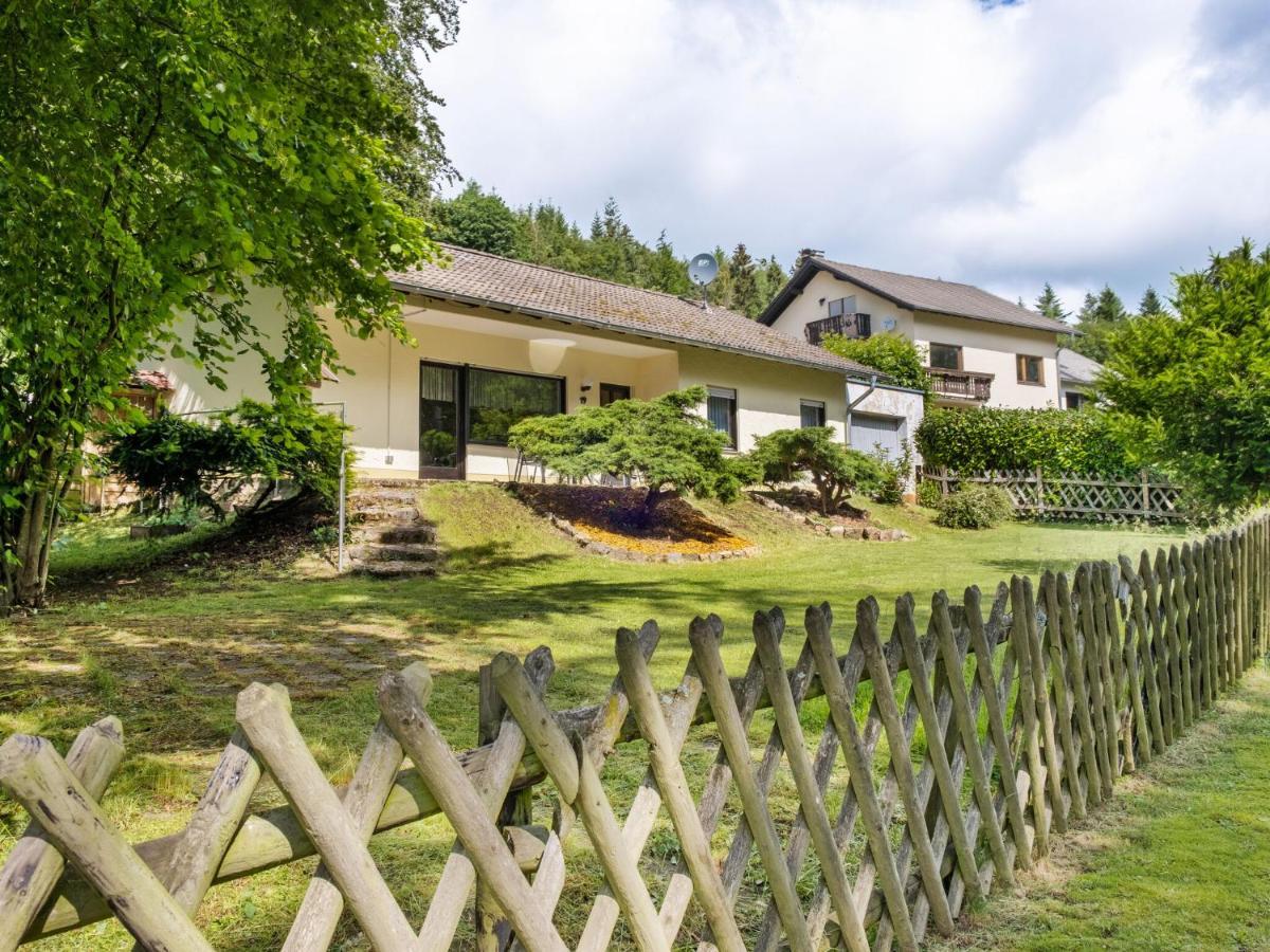 Idyllic Bungalow In Feusdorf With Forest View Стая снимка