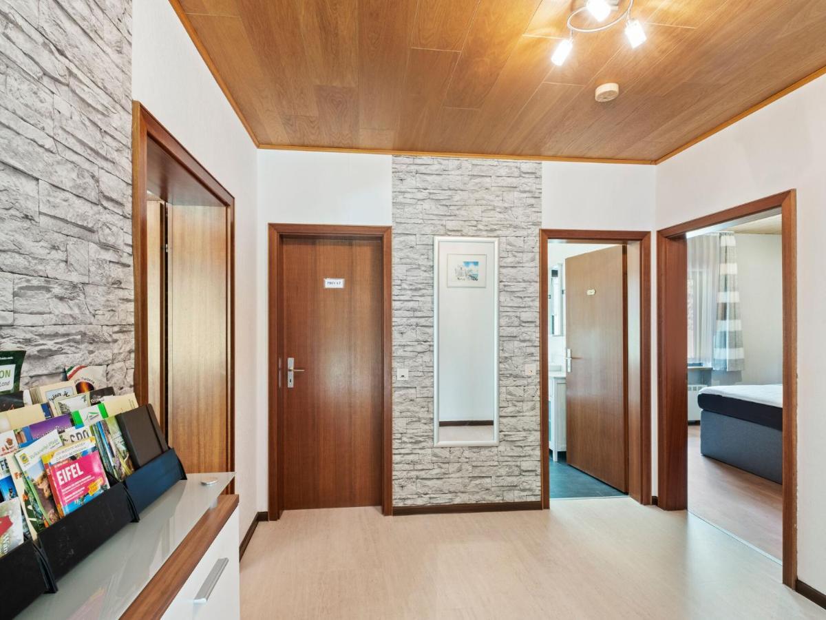 Idyllic Bungalow In Feusdorf With Forest View Стая снимка